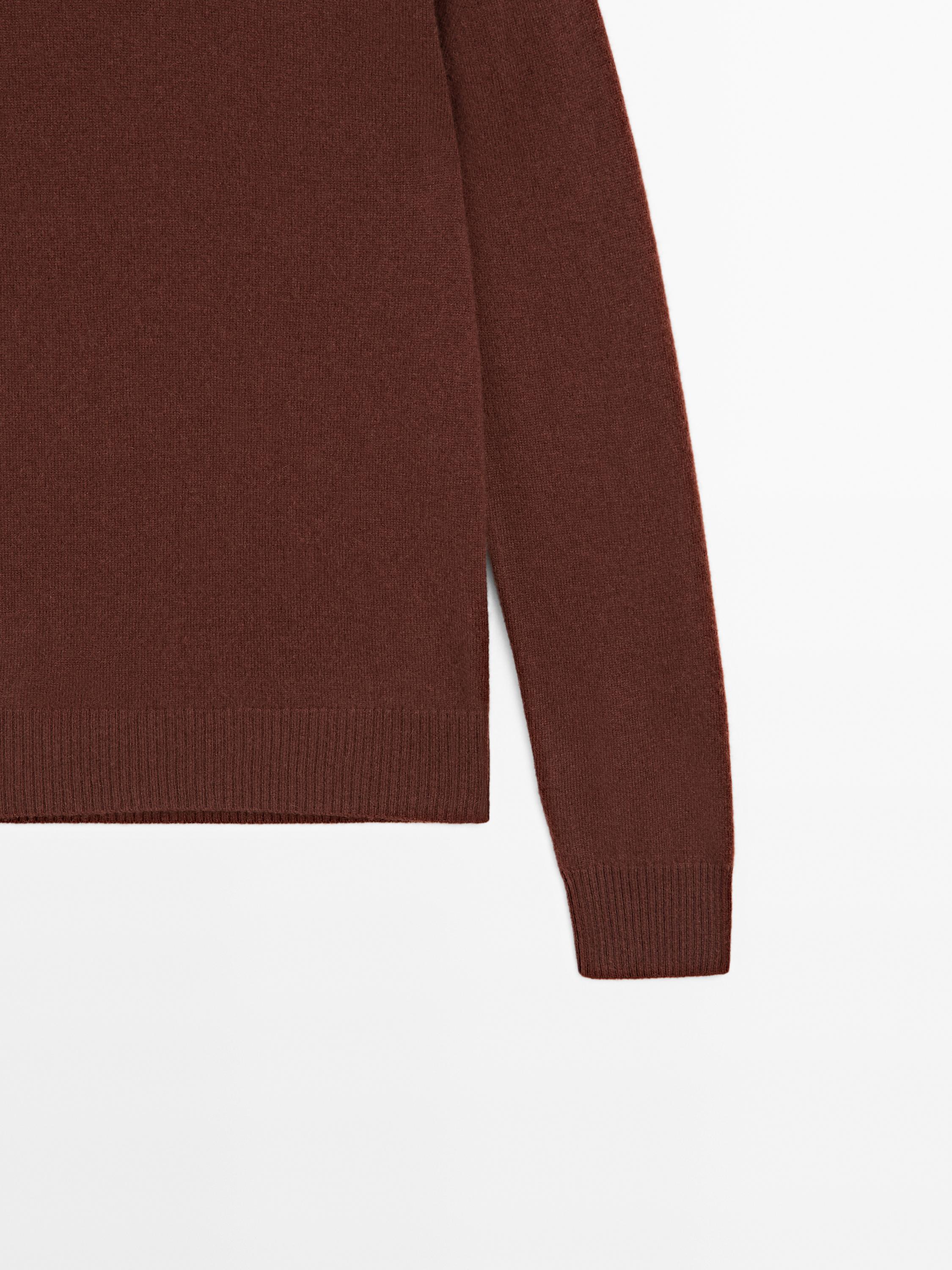 100% cashmere crew neck sweater